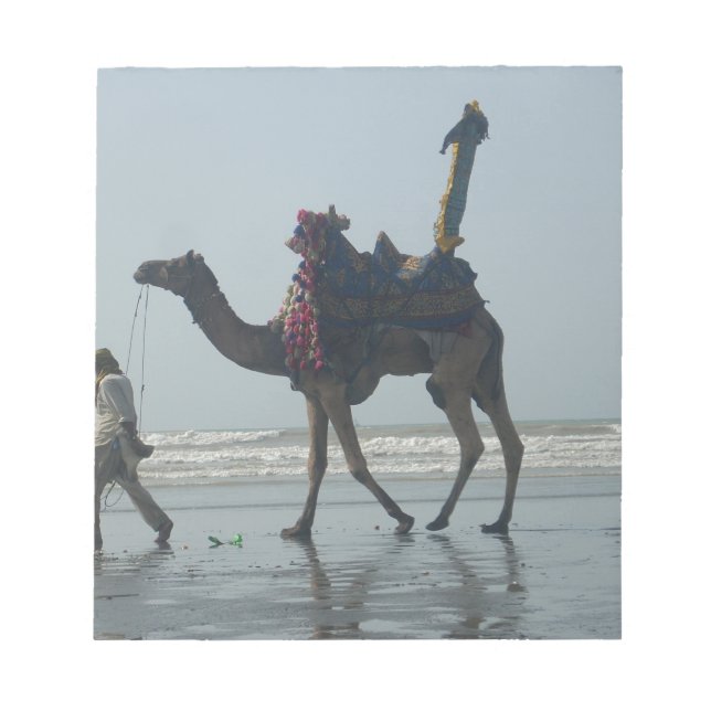 Tribal Camel Ride: Morgengrauen mit Sandstrand und Notizblock (Vorderseite)
