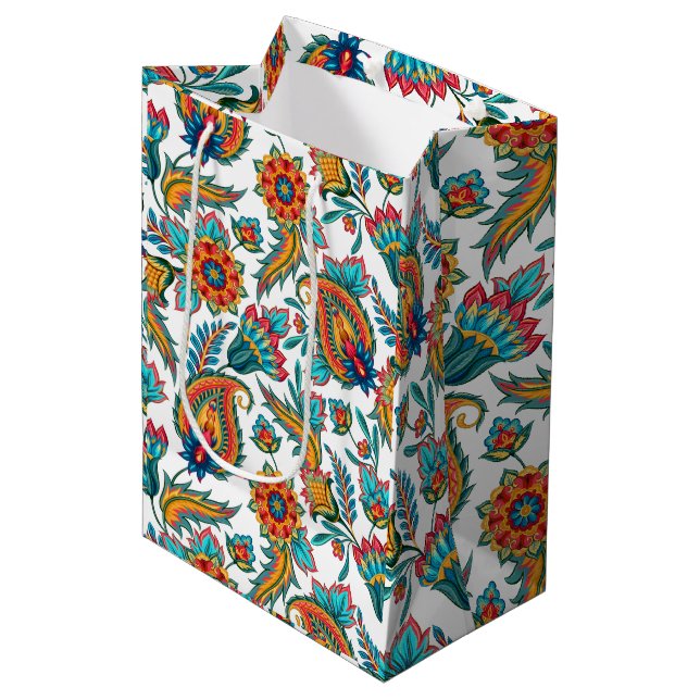 Tribal Colorful Watercolor Paisley Pattern Mittlere Geschenktüte (Vorderseite Schrägansicht)