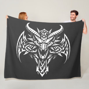 Tribal-Dämonenkopf-Grafik von BurnsInHell Fleecedecke