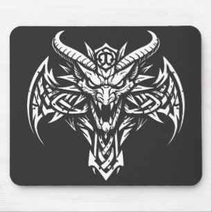 Tribal-Dämonenkopf-Grafik von BurnsInHell Mousepad
