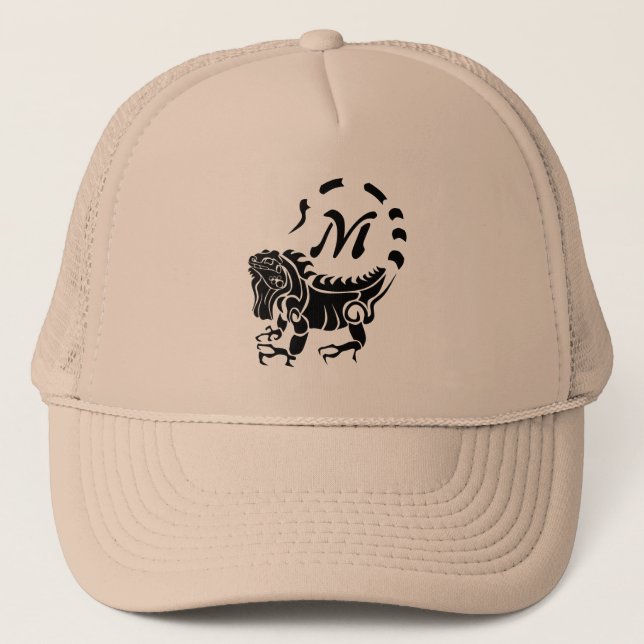 Tribal Iguana Monogram Truckerkappe (Vorderseite)