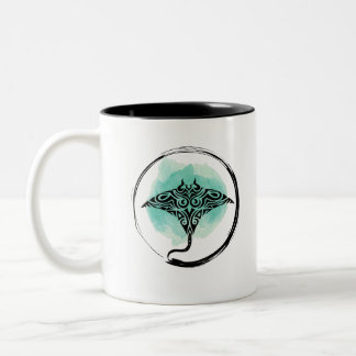 Tribal Manta Ray Design Zweifarbige Tasse