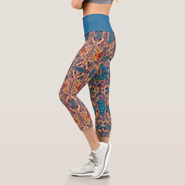 Tribal-Western Hippie Lila Gelbes Blaues Muster Capri Leggings (Links)