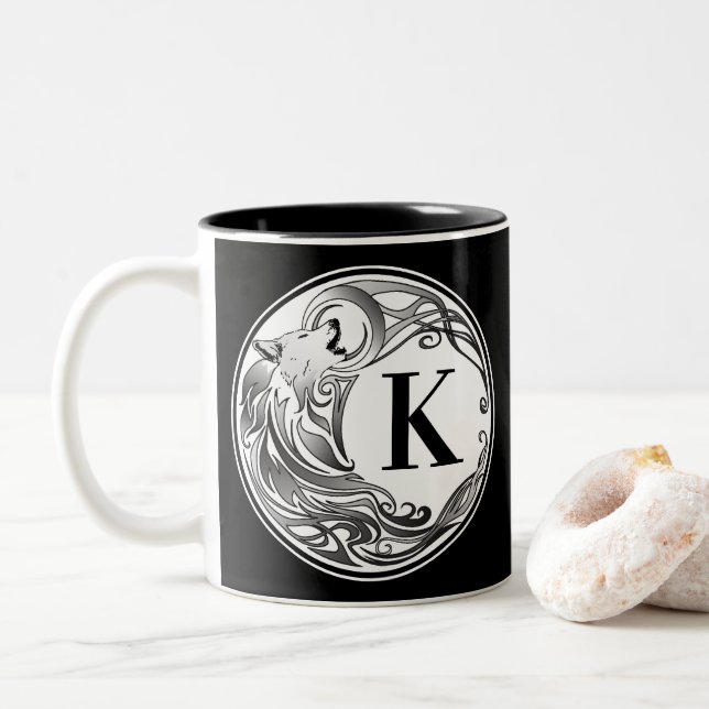 Tribal Wolf - Schattenmonogramm Zweifarbige Tasse (Mit Donut)