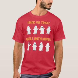 Trick oder Behandlung von Leuten mit freundlichem T-Shirt