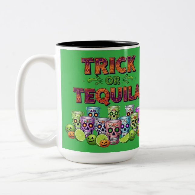 Trick oder Tequila-T-Shirt Zweifarbige Tasse (Links)