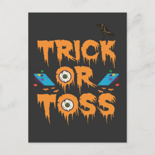 Trick oder Toss Funny Spooky Halloween Cornhole Ge Postkarte