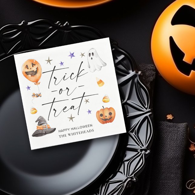 Trick oder Treat Halloween-Party Serviette (Trick or treat typography napkins with watercolor ghost, witch hat, pumpkin and candy corn design.)