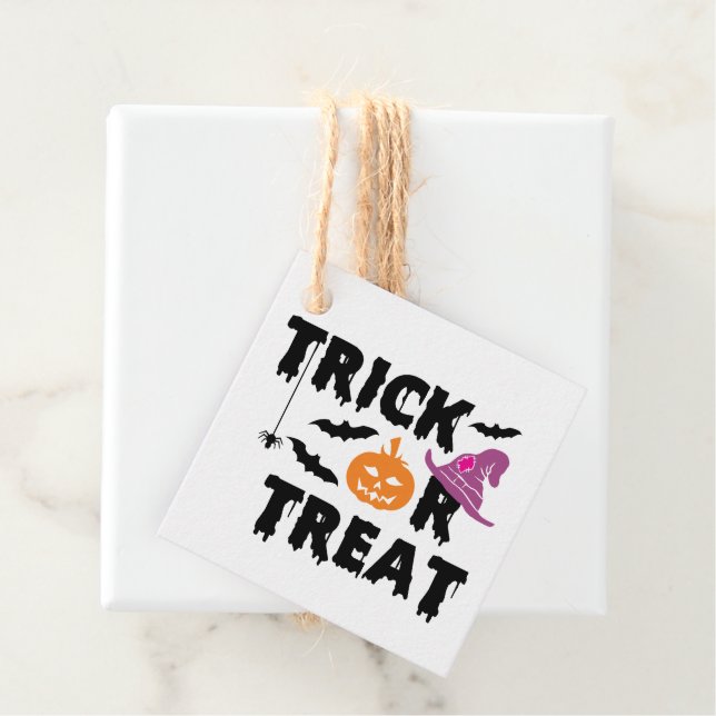 Trick oder Treat Halloween Typografie Personalisie Geschenkanhänger (Beispiel)