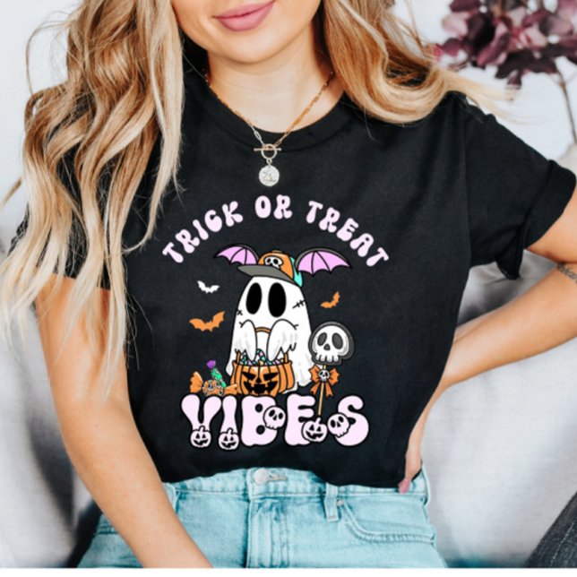 Trick oder Treat Vibes Retro Ghost & Candy Hallowe T-Shirt (Von Creator hochgeladen)