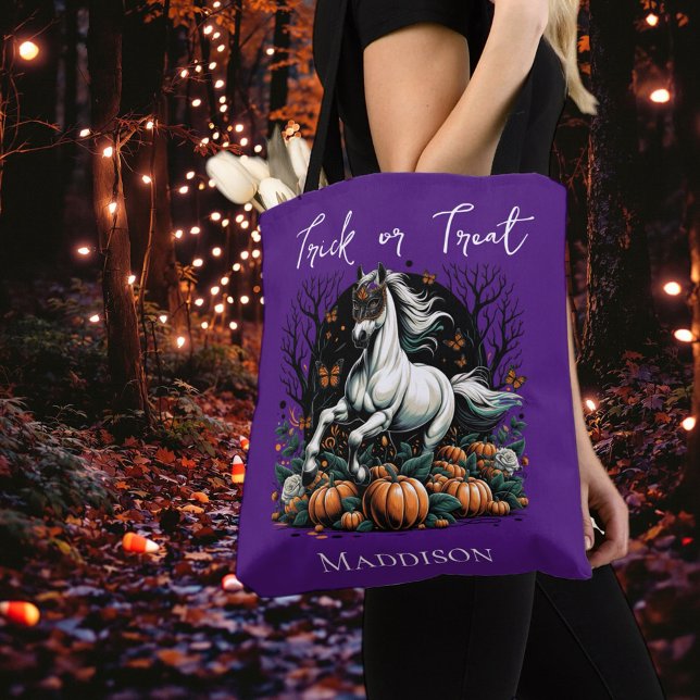 Trick or Treat Candy Tasche (Get ready for spooky season with our equestrian funny Halloween merchandise!)