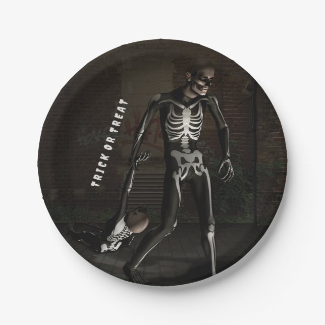 Trick or Treat. Man dressed as skeleton Pappteller (Vorderseite)