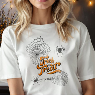 Trick or Treat Typografie mit Spinnen ID680 T-Shirt