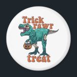 Trick Rawr Leckerei Zombie T Rex Halloween Dinosau Magnet<br><div class="desc">Trick Rawr Leckerei. Beängstigendes T Rex Dinosaurier Zombie Design für Dinosaurier-Liebhaber, Dino Geeks und Nerd, die Halloween-Lieben. Coole Leckerbissen und gruselige Halloween-Ware für Halloween-Kostüme, Halloween-Party, Trick oder Leckerei, das Sammeln von Süßigkeiten. Feiern Sie diese herrliche Saison mit dem beängstigenden und Horror-Design von Hexen, Skeletten, geschnitzten Kürbissen, Jack-o-Laterne und gespenstischen Geistern....</div>
