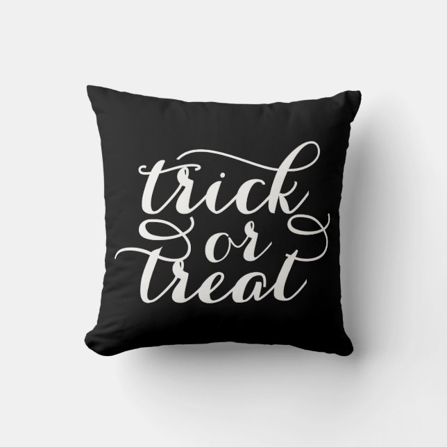Trickoder LeckereiChic| Halloween Throw-Kissen Kissen (Vorderseite)