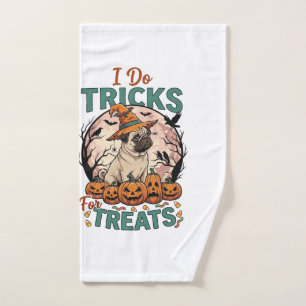 Tricks Behandlungen Halloween Mops Hexenhut Kürbis Handtuch