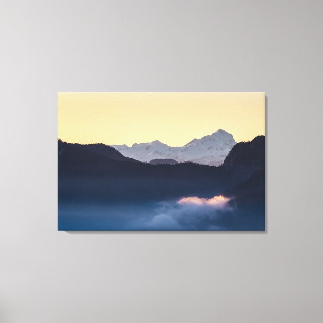 Triglav-Berg bei Sonnenuntergang Leinwanddruck (Vorderseite)