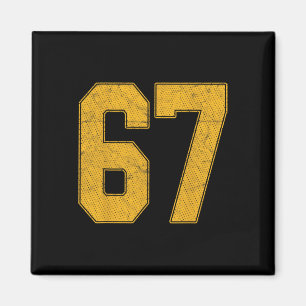 Trikot Nummer 67 nummerierte Uniform Sportteam 67. Magnet