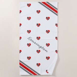 Trinidad und Tobago Herzflagge mit Namen auf WEISS Strandtuch