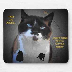 Trink nicht und hol Tattoos Meme Mousepad