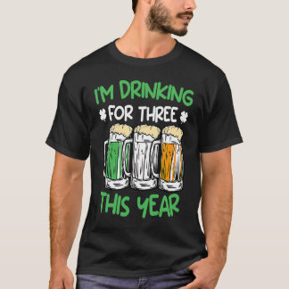 Trinken Sie für drei in diesem Jahr St Patrick's D T-Shirt