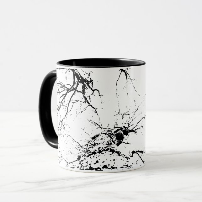 Trinken von Tasse mit Birkenwaldgipfeln (Vorderseite Links)