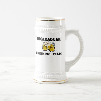 Trinkendes Nicaraguateam Stein Bierglas
