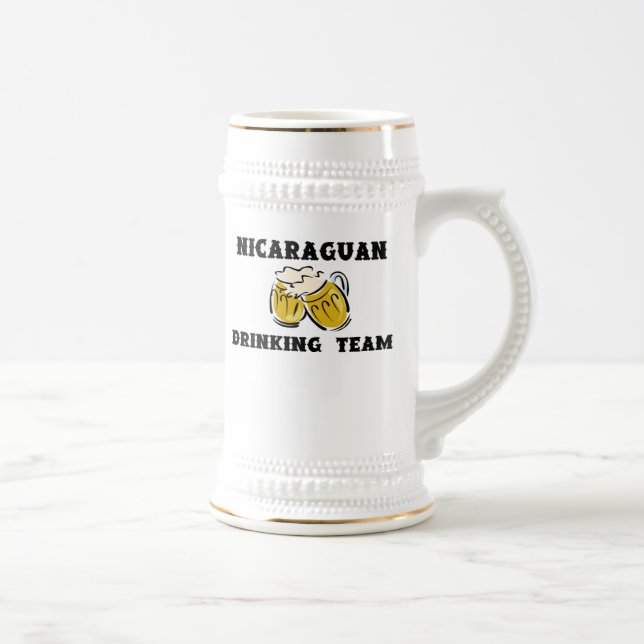 Trinkendes Nicaraguateam Stein Bierglas (Rechts)