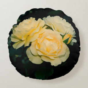 Trio aus Rosen Rundes Kissen