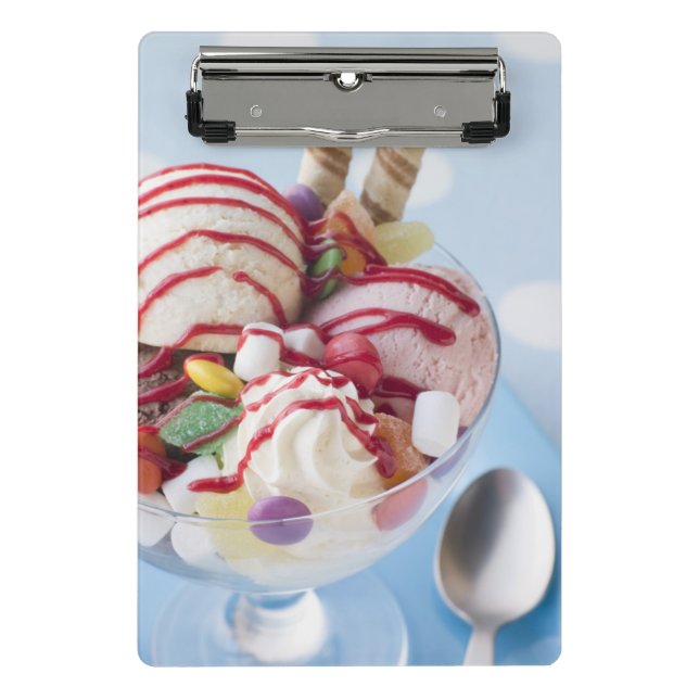 Trio der Eiscreme und des süßen Eiscremebechers Mini Klemmbrett (Vorderseite)