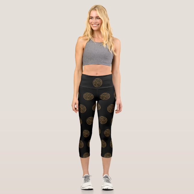 Triple Celtic Knot Swirl Mandala Capri Leggings (Vorderseite)