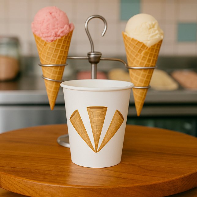 Triple Waffle Ice Cream Cone Summer Dessert Pappbecher (Von Creator hochgeladen)