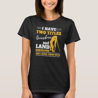 Tripodflächen, die Oma-Großmutter und Land besiede T-Shirt