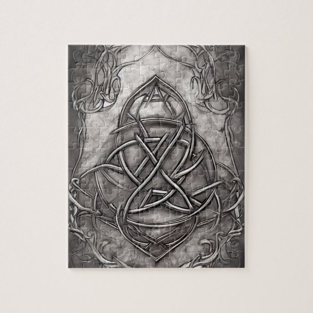 Triquetra Trinity Knot Silvery Pewter Imitate Meta (Vertikal)