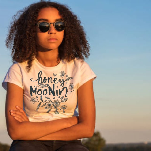 TRIXIE Retro 70's Themed Honeymoonin' Bride T-Shirt (Von Creator hochgeladen)