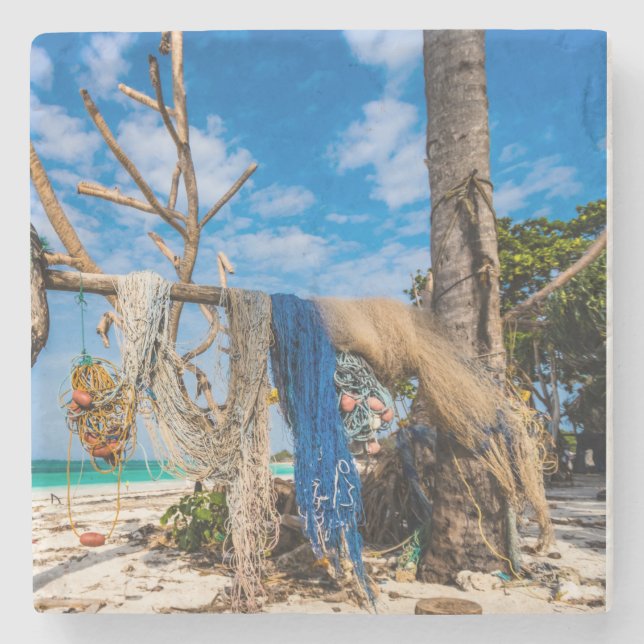 Trocknen der Netze am Strand Steinuntersetzer (Vorderseite)