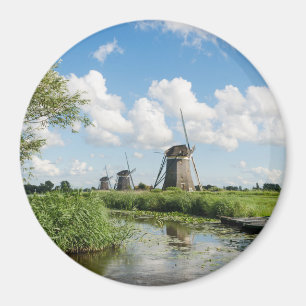 Trois moulins à vent et un aimant de canal rond