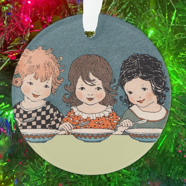 Trois Petites Soeurs de Fille à la soupe de Table (three little girls, blond, brown, black hair at table eating soup on acrylic Christmas ornaments.)