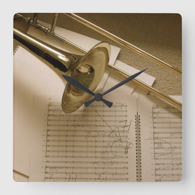 Trombone clock quadratische wanduhr (Vorderseite)