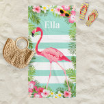 Tropical Aqua Pink Flamingo Floral Custom Monogram Strandtuch<br><div class="desc">Dieses personalisierte Badetuch im Sommer ist mit einem hübschen rosa Flamingo,  üppigen tropischen Blätter aus Palmen,  Blume aus Hibiskus und weißen Streifen an der Küste ausgestattet. Die lebhaften Farben sind Rosa,  Magenta,  Gelb,  Grün,  Meeresfrüchte und Aqua-Blau. Personalisieren Sie den benutzerdefinierten Text mit einem Namen.</div>