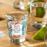 Tropical Beach Funny Gastgeschenk Hochzeit Schnapsglas<br><div class="desc">Tropische Hochzeitsgedanken für Ihre Hochzeitsgäste am Strand. Shot Brillen mit einem tropischen Muster mit schwarzem Text-Design,  das lautet - Stiefel,  Essen und schlechten Tanz Bewegungen. Passen Sie Ihre Namen und Ihr Hochzeitstermin an.</div>