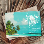 Tropical Beach Hochzeit in Urlaubsort Save the Dat Einladung<br><div class="desc">Set den Ton für Ihre Hochzeit im Paradies mit unserer Tropical Beach Hochzeit in Urlaubsort speichern Sie die Daten. Passen Sie Ihren Namen, Ihren Hochzeitstag und Ihre Hochzeitslocation an. Schicken Sie diese an Ihre Freunde und Familie, um ihnen lassen wissen, um Ihr Datum retten und ihre Taschen für Ihre bevorstehende...</div>