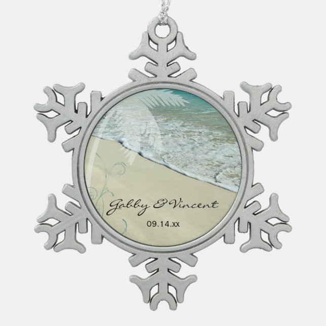 Tropical Beach Hochzeit Schneeflocken Zinn-Ornament (Vorderseite)