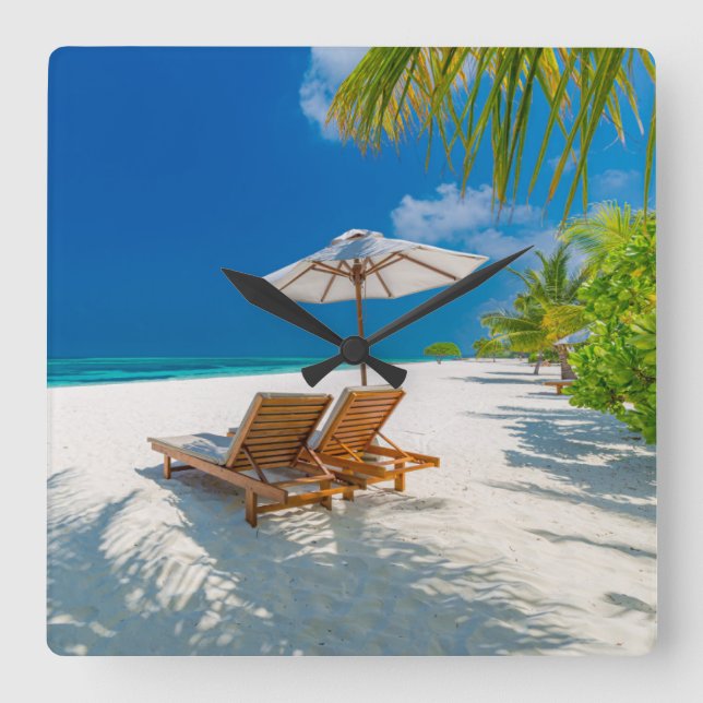 Tropical Beaches | Lounge Chairs Beach, Bora Bora Quadratische Wanduhr (Vorderseite)