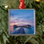 Tropical Beaches | Maldives Bungalows Ornament Aus Metall<br><div class="desc">This amazing Getty Images photo features a panorama Maldives beach landscape.</div>