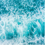 Tropical Blue Ocean Waves Freistehende Fotoskulptur<br><div class="desc">Coole blaue Ozeanwellen abstrakte Muster Natur,  tropische Sommermeere und Ozeanwellen das beste Geschenk für Meer- und Ozeanfreunde. Cooles Blue Ocean Wave Sommersurfabenteuer. Sommerurlaub mit tropischen Meereswellen.</div>