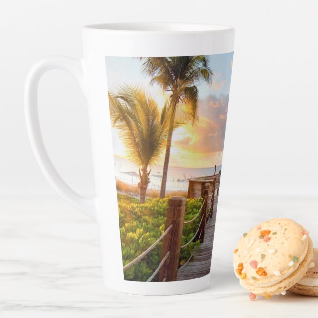 Tropical boardwalk Latte Mug 17oz (En situation)