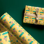 Tropical Christmas Fala Lasse Roll Aquamarin Conve Geschenkpapier<br><div class="desc">Feiern Sie die festliche Urlaubssaison mit unserer lustigen tropischen, festlichen und farbenfrohen Urlaubspackung. Unser festliches tropisches Design zeichnet sich durch einen hellgelben Hintergrund aus. Dieses lustige Weihnachtsmuster enthält Bänder, ein grünes Cabrio-Auto, das Palmen im Rücken trägt, einen Kranz an der Palmenfront und die Worte fa la la und lassen Sie...</div>