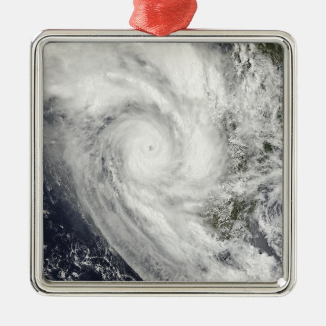 Tropical Cyclone Fanele über Madagaskar Silbernes Ornament (Vorne)