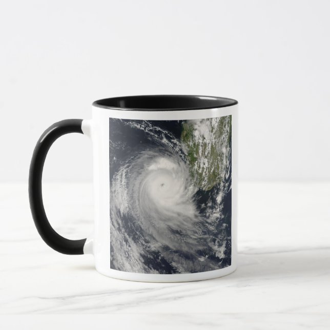 Tropical Cyclone Favio von Madagaskar Tasse (Links)